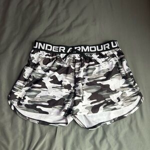 Under Armour Camo Shorts-Youth Extra Large